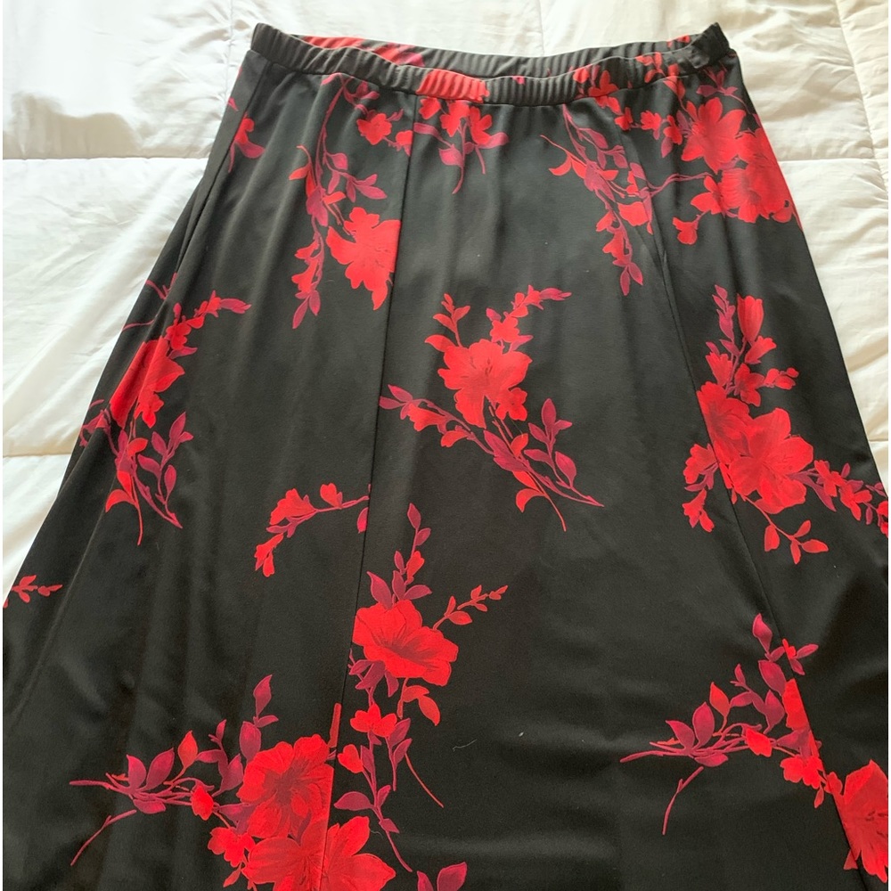 ERENA WOMAN SIZE 3X gorgeous black & red floral design elastic waist SKIRT